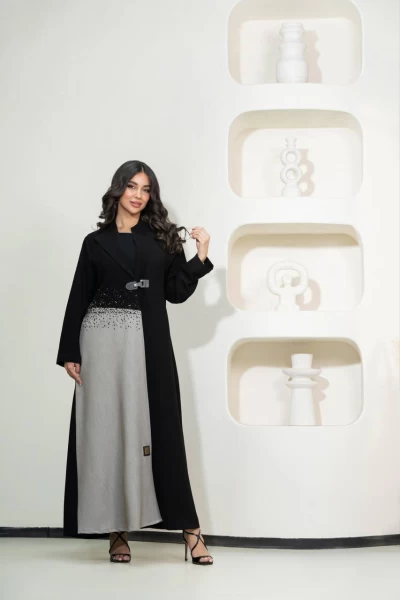 عباية بليزر بخام كريب باللون الاسود مع شك يدوي C:IB314