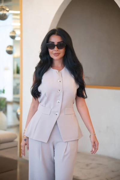 Beige crepe vest and pants set C:IB1090